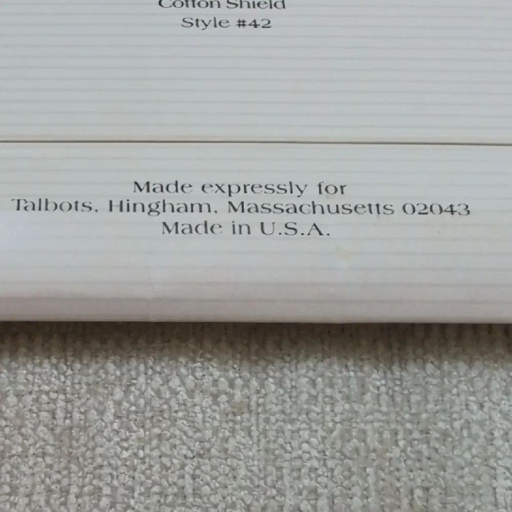 Talbots Silky Sheer Control Top Sandalfoot Pantyhose in Seashell Size C Vintage